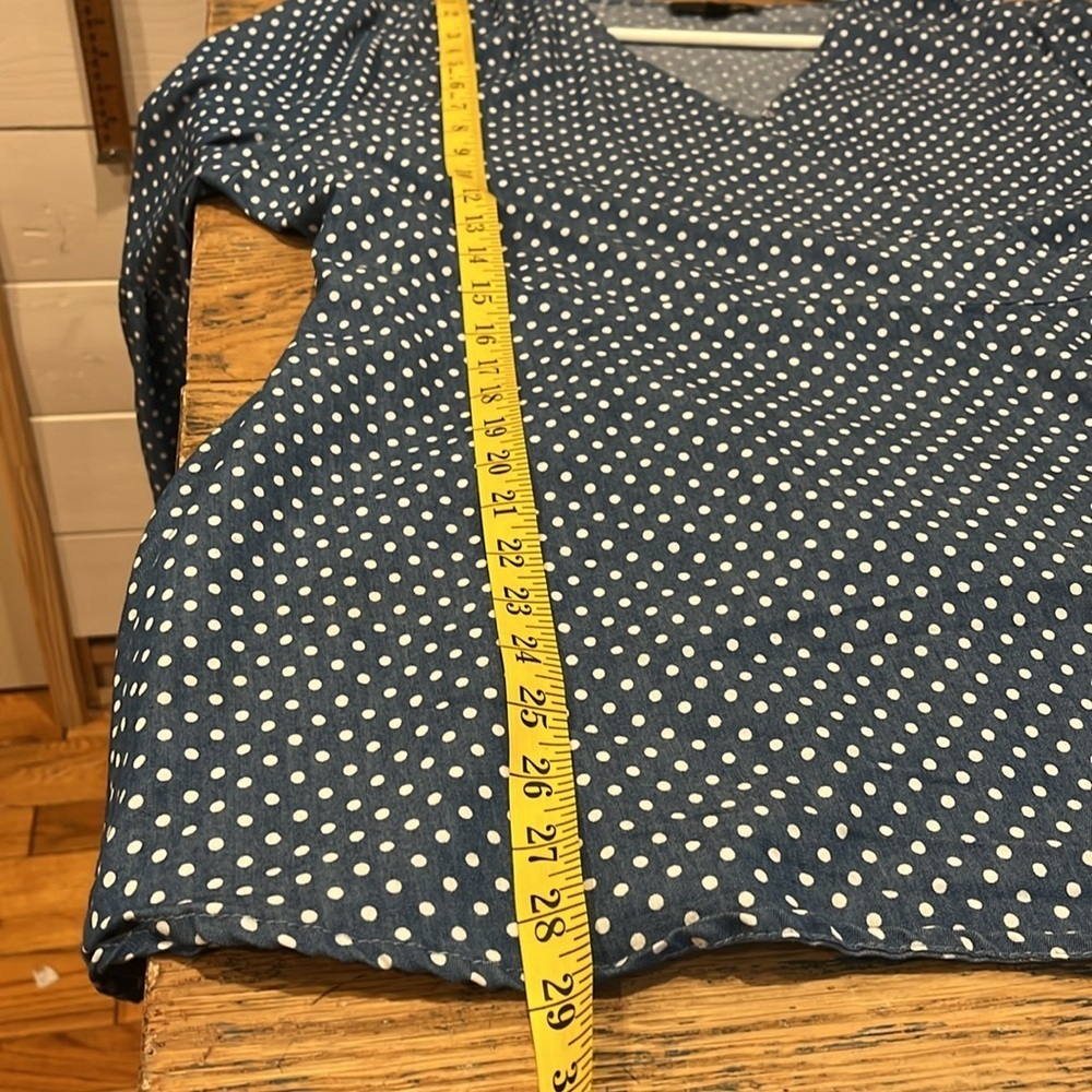 SUZANNE BETRO, beautiful denim blue and white polka dot crossover  blouse 2x - Picture 14 of 14